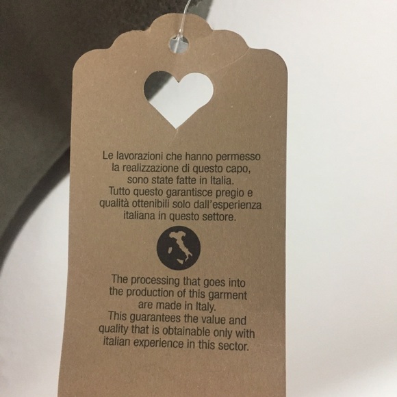 D.X.R. MODA Poncho - Picture 4 of 8